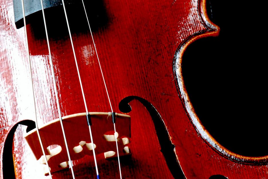 well-tightened violin strings